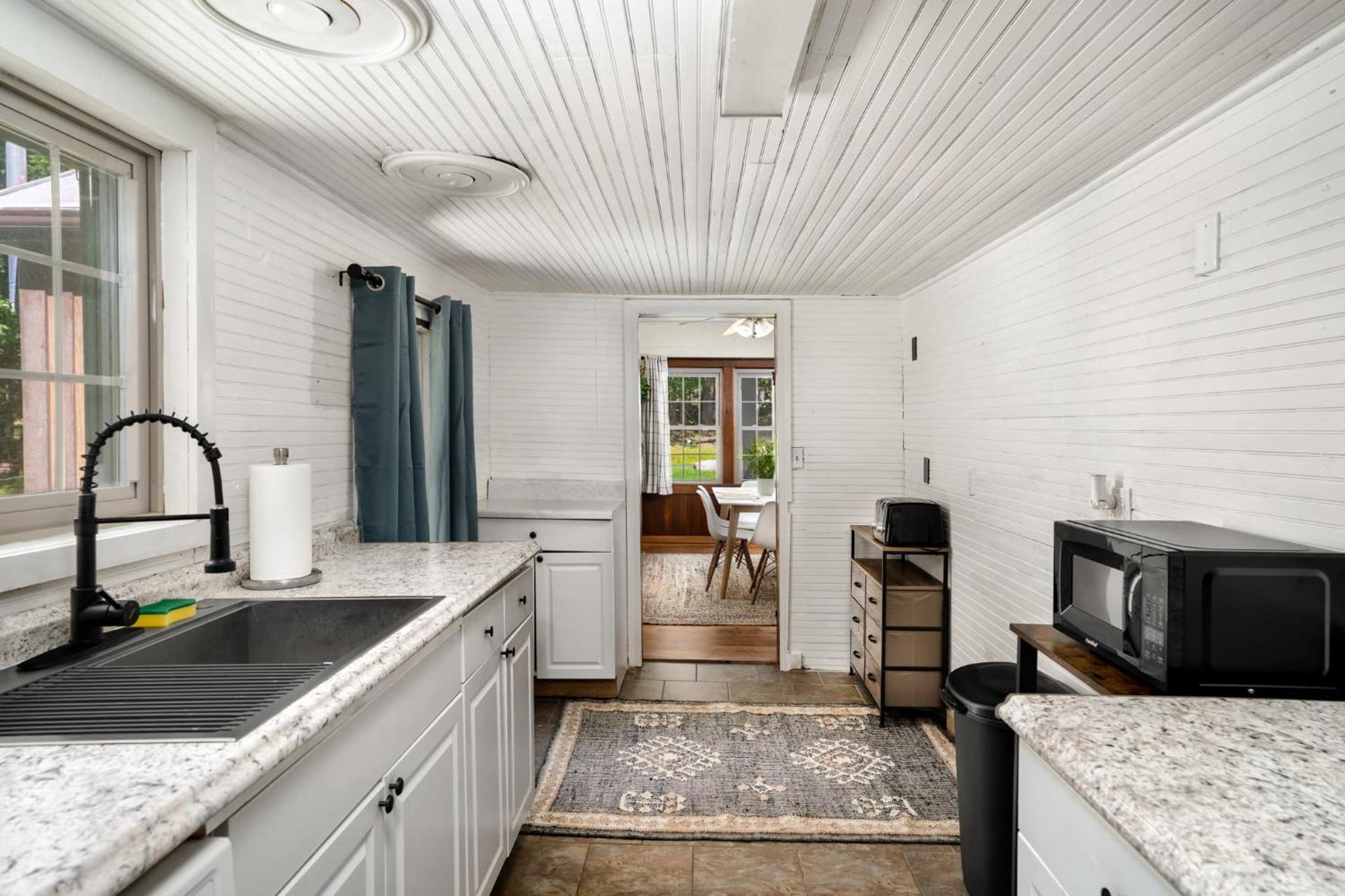 River Access W Hot Tub, Grill, Wifi, & Fire Pit! Lost City Exterior photo